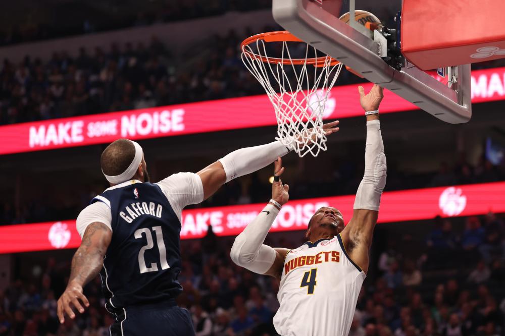 她的成就不 她的成就不